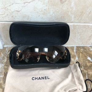 CHANEL Sunglasses